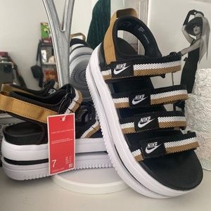 Nike Iconic Classic Sandal